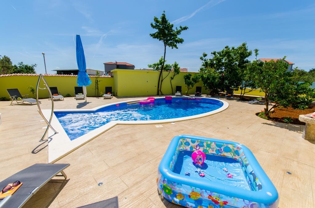 Apartments Petra โตรกีร์ ภายนอก รูปภาพ