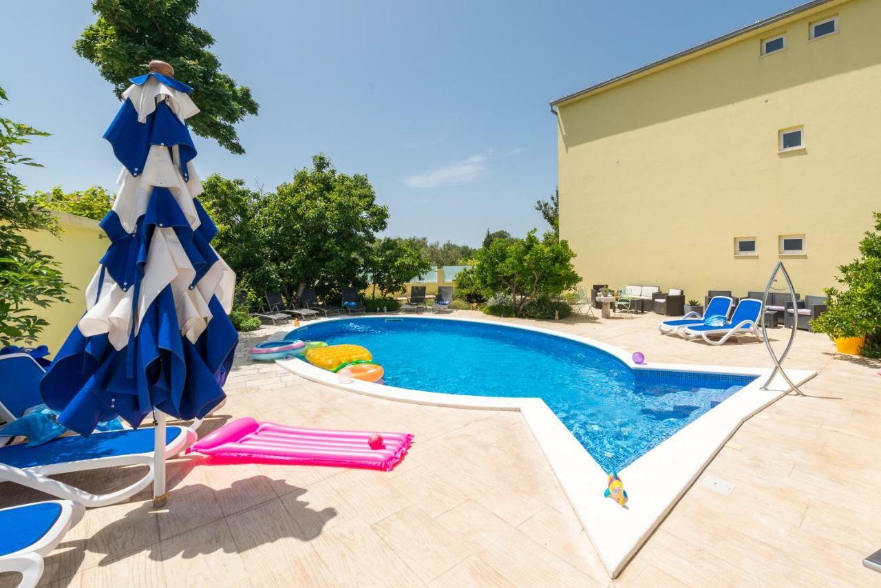 Apartments Petra โตรกีร์ ภายนอก รูปภาพ